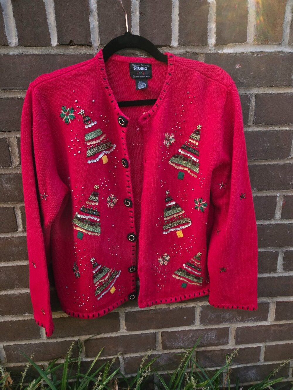 CHRISTMAS CARDIGAN